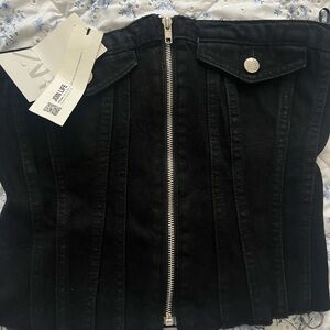 Black Zara Jean top with zipper